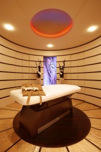 Schnitzler Beauty Lounge - Kabine Element Holz