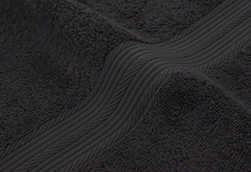 Amazon Basics Handtuch-Set, ausbleichsicher, 2 Badetücher und 2 Handtücher, Schwarz, 100% Baumwolle 500g/m² - 2