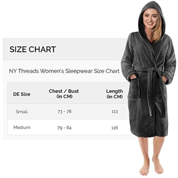 NY Threads Damen Morgenmantel aus Fleece mit Kapuze - Plüsch und Kuscheliger Bademantel für Frauen (Dunkelgrau, Medium) - 5