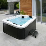 HOME DELUXE - Outdoor Whirlpool - WHITE MARBLE PLUS Treppe und Thermoabdeckung - Maße 210 x 160 x 85 cm - Inkl. Heizung, 27 Massagedüsen und 9 Lichtquellen | Jacuzzi Außen Whirlpool Spa für 3 Personen - 1