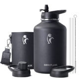 Coolflask 2L Trinkflasche Edelstahl mit PU-Lederhülle, halbe Gallone isolierte Wasserflaschen mit Strohhalm Deckel, Edelstahl Metall große Wasserkrug, halten kalt 48h heiß 24h, Polar Black - 1