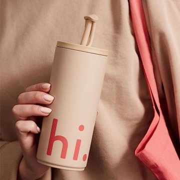 Design Letters Kaffeebecher 500 Ml | Trinkbecher mit Deckel & Strohhalm | Kaffeebecher to go BPA/BPS frei, Wiederverwendbar | Campingbecher | Kaffee zum Mitnehmen Becher | Geschenke für frauen, Männer - 4