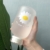 JZSMY Flasche mit Skala für Milch, Saft und Wasser, 2 Deckel, kleines Gänseblümchen, süß, transparent, tragbar, kreativ, handlich, 480 ml, matt, 1 Stück, 6 Blumen - 3